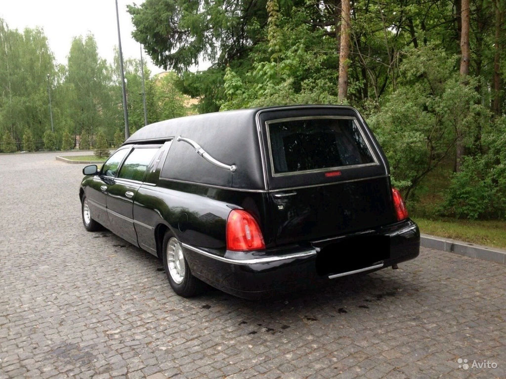 Lincoln Town car катафалк